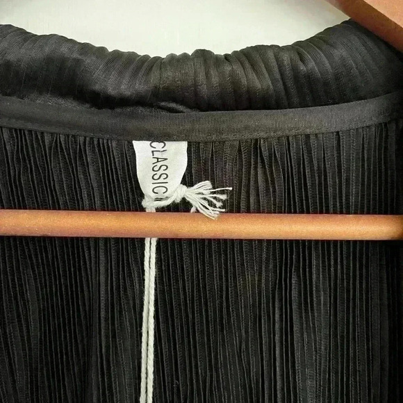 Women’s BNWT Classic Fashion Trade Black Top - Picture 4 of 7